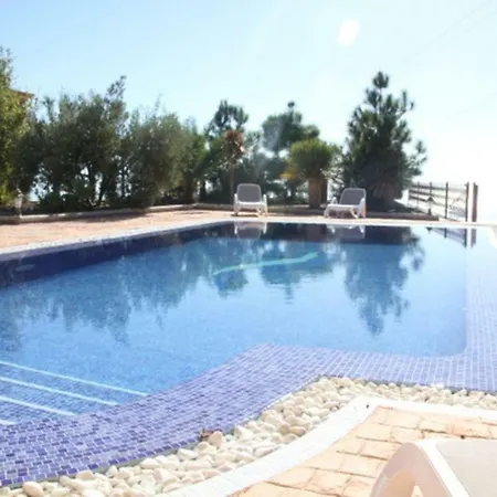 Moraditas, Con Piscina Privada Дом отдыха *